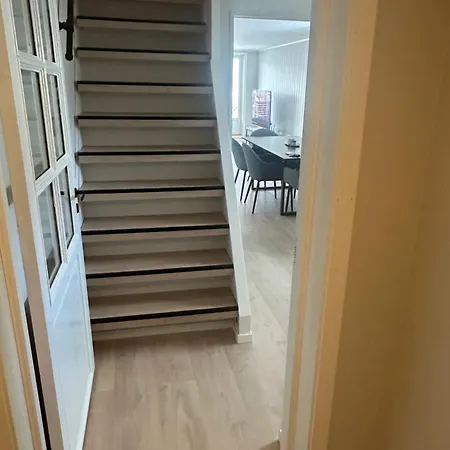 Gullvikvegen 33 *